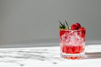 Kaboompics - Raspberry Drink With Ice And Rosemary