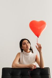 Kaboompics - Heart Balloon Portrait With White Copy Space