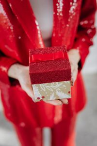 Kaboompics - Girlboss With a Gift