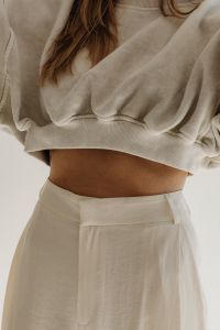 Kaboompics - Neutral Monochrome Outfit with Cropped Sweatshirt