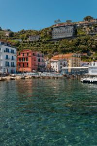 Kaboompics - Sorrento Marina And Hillside Hotels Reflected In Clear Water