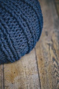 Kaboompics - Woolen lamp covers