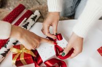 Kaboompics - Gift Wrapping