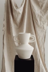 Kaboompics - Photo studio interior - C-stand lighting tripod - photo backdrop - LED lamp