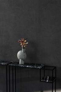 Kaboompics - Vertical Black Marble Console Styling with Dried Flower and Sculptural Vase