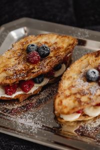 Kaboompics - Raspberry and Blueberry French Toast Sandwich