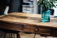 Kaboompics - Modern interior with dining table and chairs