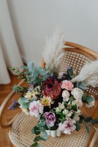 Kaboompics - Neutral Interior Styling with Pink and White Flowers