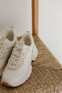 Kaboompics - Chunky women’s trainers - sneakers - shoes - Zara - Monochrome running trainers