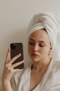 Kaboompics - Close-Up Selfie of Woman Wearing Reusable Under-Eye Patches