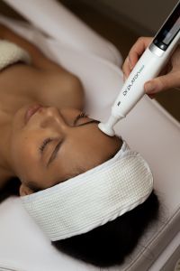 Kaboompics - Close-Up Facial Device Treatment on Forehead