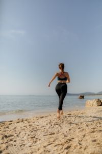 Kaboompics - Woman Running Toward the Sea