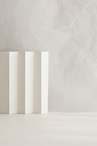 Kaboompics - Pantone Color of the Year 2026: Minimal White Architectural Blocks