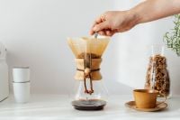 Kaboompics - Coffee brewed in a Chemex and peanut butter sandwiches for breakfast