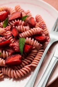 Kaboompics - Macro View of Strawberry Pasta With Fresh Mint