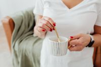 Kaboompics - Cup of coffee in hands