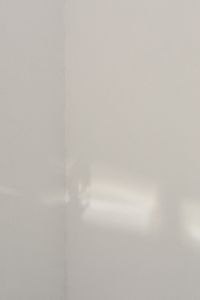 Kaboompics - White Wall with Soft Winter Light and Reflections