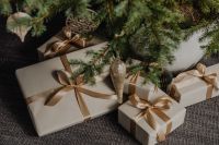 Kaboompics - Evergreen-Framed Neutral Christmas Gift Box Arrangement with Satin Bows