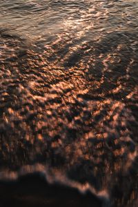 Kaboompics - Golden Sunlight on Rippling Ocean Waves