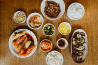Kaboompics - Banchan - Korean side dishes & Prawns tempura