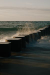 Kaboompics - Dramatic Wave Splash Groyne Long Exposure
