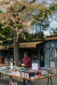 Kaboompics - Street book fair