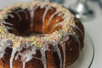 Kaboompics - Sweet cake with icing