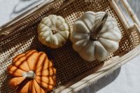 Kaboompics - Pumpkins in a Wicker Tray with Dramatic Sunlight