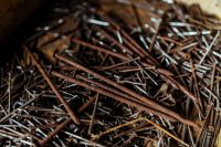 Kaboompics - Pile of old nails