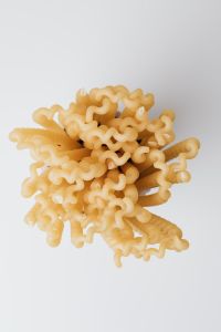 Kaboompics - Curly Fusilli Lunghi Bucati Pasta Nest, Italian Ingredient Still Life
