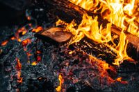 Kaboompics - Summer Campfire