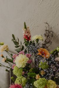 Kaboompics - Pastel Bouquet Details with Cream Blooms and Filler Flowers
