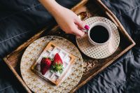 Kaboompics - Saffle with strawberries and cup of coffee