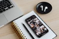 Kaboompics - Phone - Instagram grid