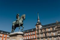 Kaboompics - King Philip III Statue in Front of Plaza Mayor Arcades