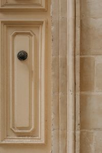 Kaboompics - Close-Up Vintage Door Panel with Dark Decorative Knob