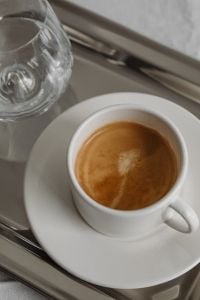 Kaboompics - Espresso Coffee Close-Up on Metallic Tray