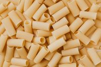 Kaboompics - Rigatoni Pasta Close-Up with Warm Light for Food Blog Texture