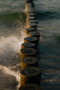 Kaboompics - Groyne Wave Splash Golden Hour Long Exposure