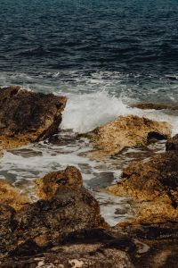 Kaboompics - Foamy Water in a Rocky Sea Cove