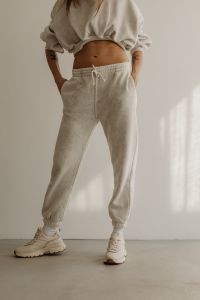 Kaboompics - Neutral Athleisure Fashion with Cropped Sweatshirt