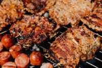 Kaboompics - Grilled Pork Neck Steaks and Sausage Slices on a Charcoal Barbecue, Tight Food Crop