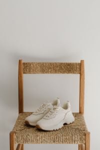 Kaboompics - Chunky women’s trainers - sneakers - shoes - Zara - Monochrome running trainers