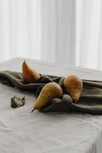 Kaboompics - Still Life With Pears