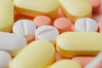 Kaboompics - Pills