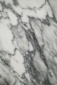 Kaboompics - White Arabescato Marble with Irregular Gray Veins