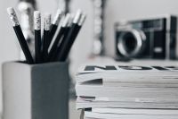 Kaboompics - Pencils with a camera