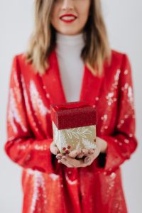 Kaboompics - Girlboss With a Gift