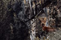 Kaboompics - Predjama castle at the cave mouth in Postojna, Slovenia