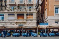 Kaboompics - Historic Naples House With Blue-Shuttered Restaurant Terrace